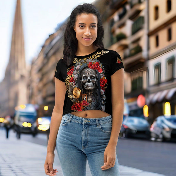 "Santa Muerte Negra Cropped T-Shirt, a blend of tradition and modernity"