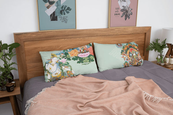 Green Tara Pillow: Thangka Collection, symbol of protection and enlightenment